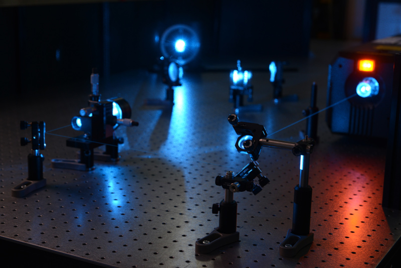 Optischer Aufbau für die Laserinterferenzlithographie