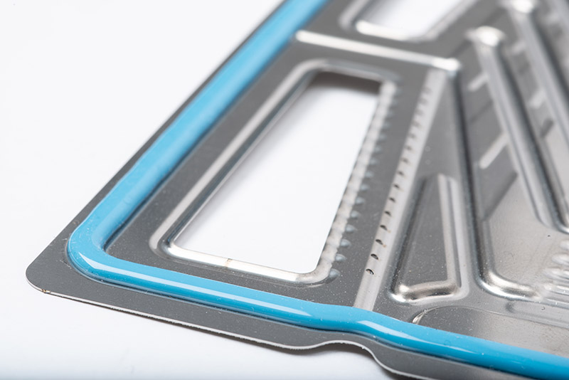 Silicone sealing contour on a bipolar plate